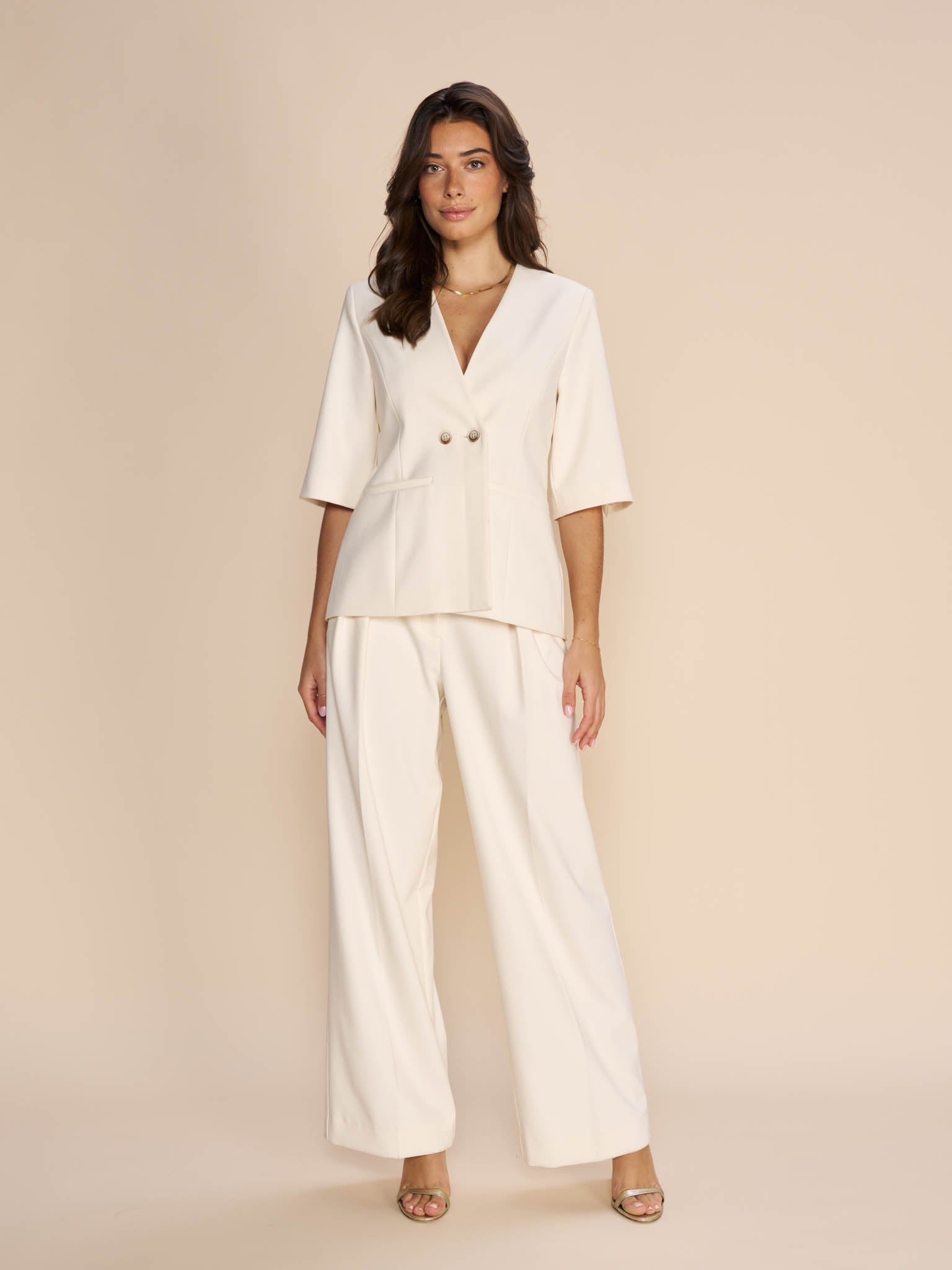 Modelshot / Ecru / Detail